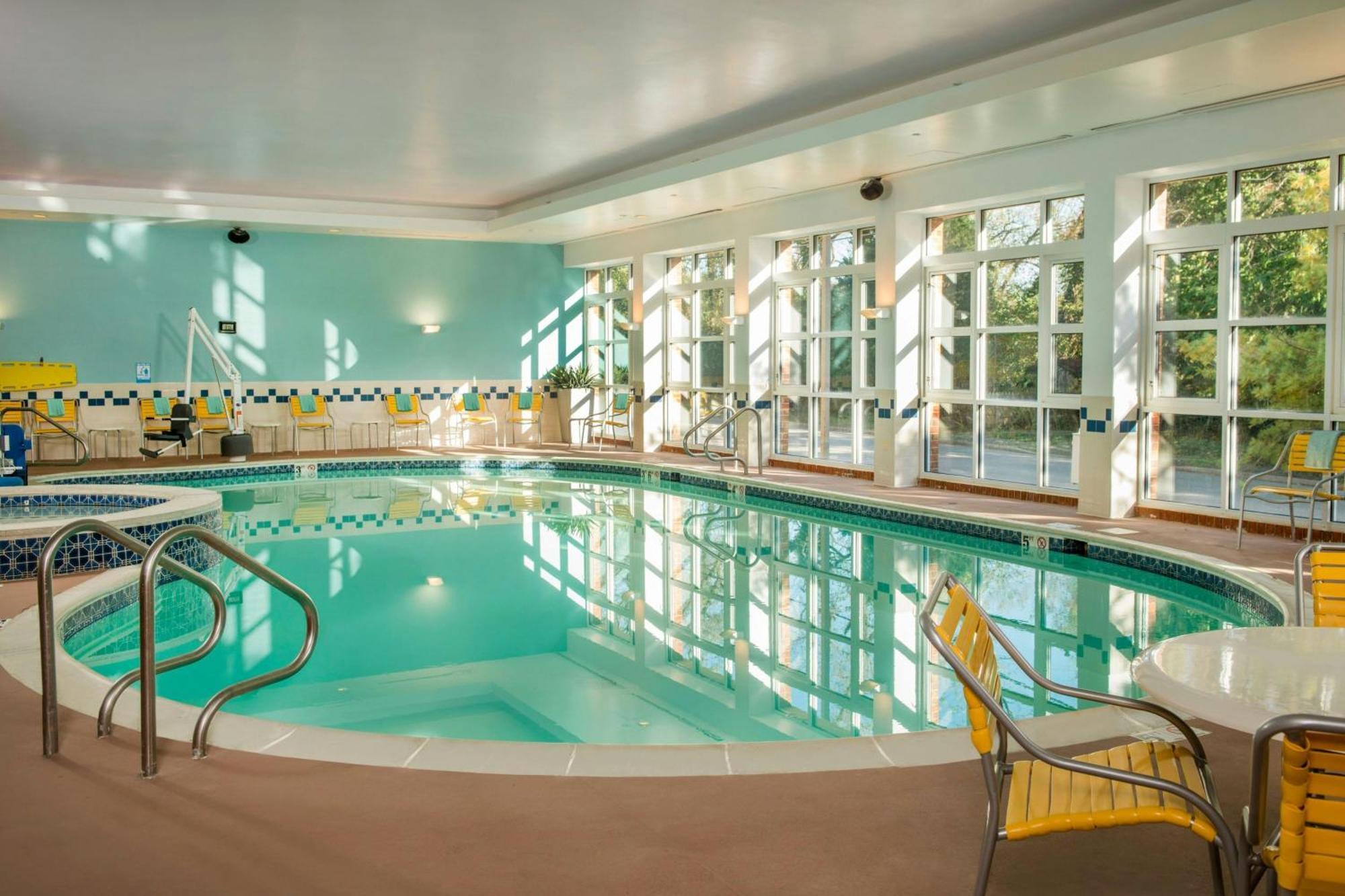 Fairfield Inn & Suites By Marriott Williamsburg Exteriör bild